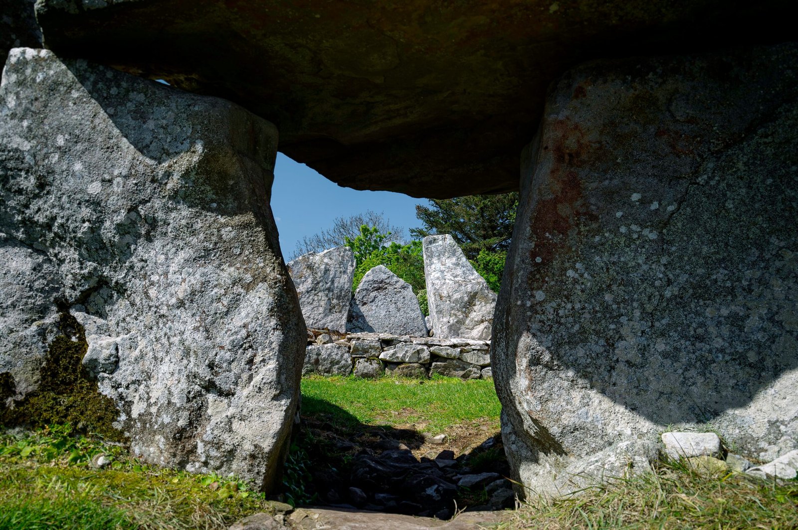 Creevykeel-court-tomb-archaelogical-site-CountySligo
